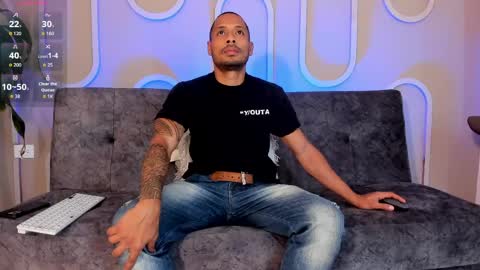Snapshot of sweet_alessandro1 chatting on June 1, 7:37 pm alessandre online show from June 1, 7:37 pm
