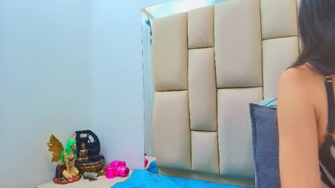 Amye  online show from November 11, 7:25 pm