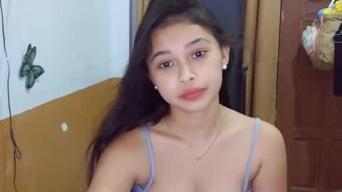 Snapshot of sweet_angela0701 chatting on March 19, 3:05 pm sweet_angela0701 online show from March 19, 3:05 pm