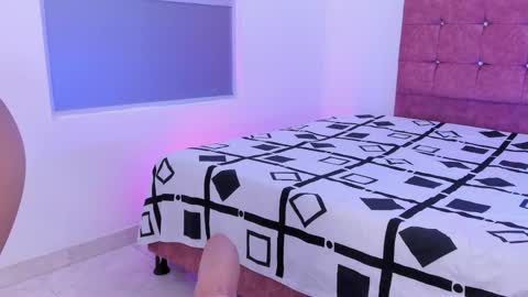 Snapshot of sweet_ashley__ chatting on April 8, 12:05 pm sweet_ashley__ online show from April 8, 12:05 pm