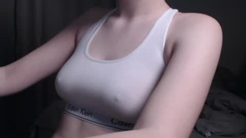 Snapshot of sweet_baby_kate chatting on December 3, 4:39 pm Kate and Erica online show from December 3, 4:39 pm