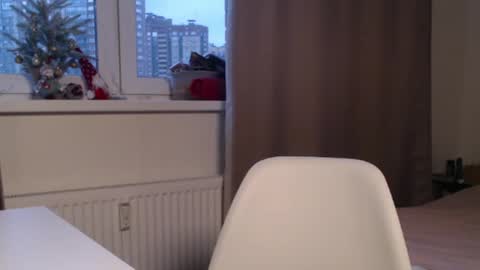 Snapshot of sweet_baby_kate chatting on December 20, 12:27 pm Kate and Erica online show from December 20, 12:27 pm