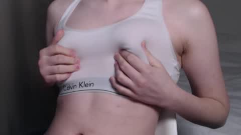 Snapshot of sweet_baby_kate chatting on January 9, 9:05 pm Kate and Erica online show from January 9, 9:05 pm