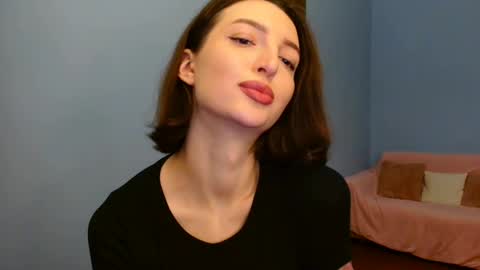 Snapshot of sweet_baby_miranda_ chatting on December 7, 3:47 am Miranda online show from December 7, 3:47 am