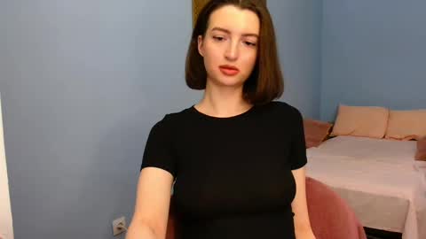 Snapshot of sweet_baby_miranda_ chatting on December 16, 3:51 am Miranda online show from December 16, 3:51 am