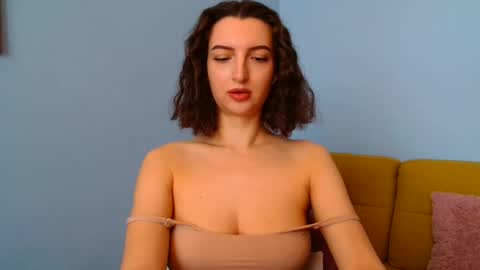 Snapshot of sweet_baby_miranda_ chatting on September 14, 7:07 am Miranda online show from September 14, 7:07 am