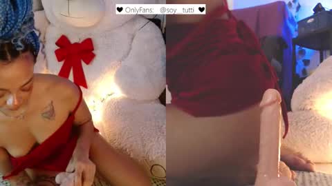 Snapshot of sweet_bluee chatting on December 1, 6:08 pm Tutti  online show from December 1, 6:08 pm