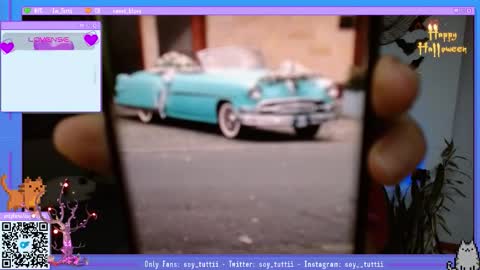 Snapshot of sweet_bluee chatting on October 27, 2:10 pm Tutti  online show from October 27, 2:10 pm