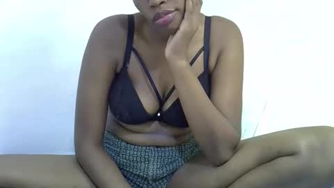 Snapshot of sweet_brown9 chatting on September 18, 8:16 am sweet_brown9 online show from September 18, 8:16 am