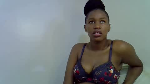 Snapshot of sweet_brown9 chatting on September 22, 7:10 am sweet_brown9 online show from September 22, 7:10 am