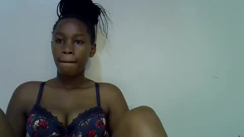 Snapshot of sweet_brown9 chatting on October 16, 8:04 am sweet_brown9 online show from October 16, 8:04 am