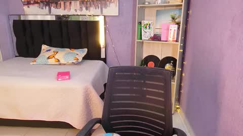 Candy online show from December 16, 3:50 pm