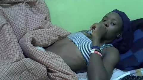 Snapshot of sweet_candie01 chatting on November 24, 3:39 am sweet_candie01 online show from November 24, 3:39 am