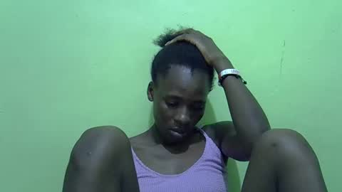 Snapshot of sweet_candie01 chatting on November 30, 11:36 am sweet_candie01 online show from November 30, 11:36 am