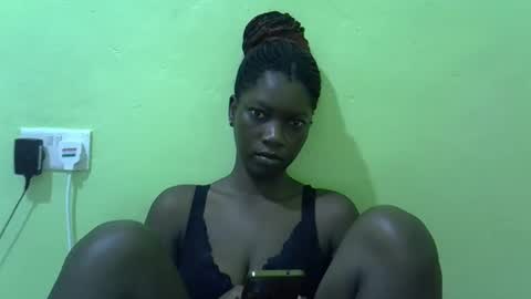 Snapshot of sweet_cherie1 chatting on April 25, 5:43 am sweet_cherie1 online show from April 25, 5:43 am