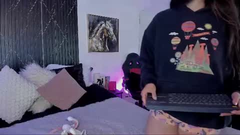 Snapshot of sweet_cherry__1 chatting on July 24, 10:57 am sweet cherry online show from July 24, 10:57 am