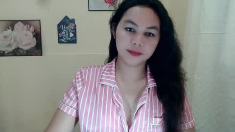Snapshot of sweet_danicaa chatting on May 11, 11:02 pm danice online show from May 11, 11:02 pm