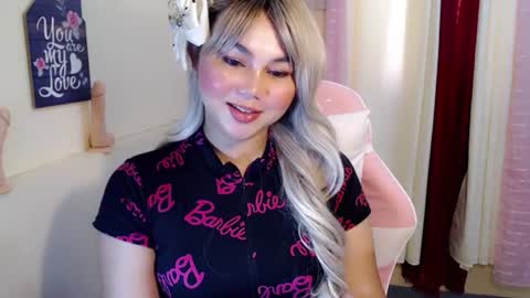 Snapshot of sweet_danicaa chatting on July 25, 6:33 am danice online show from July 25, 6:33 am