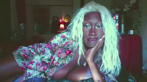 SweetDahlia online show from October 12, 6:29 pm