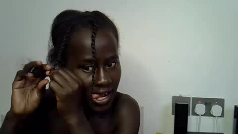 Snapshot of sweet_diva19 chatting on October 6, 11:35 pm sweet_diva19 online show from October 6, 11:35 pm