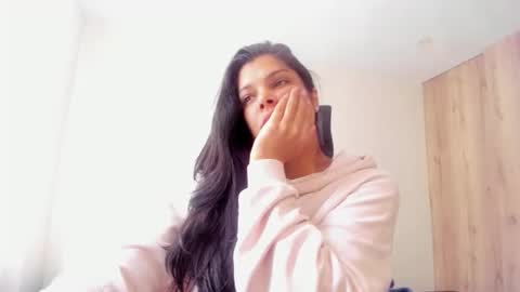 Kendra online show from March 11, 2:34 pm