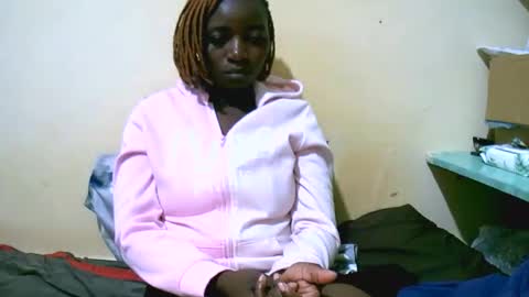 Snapshot of sweet_elena24 chatting on October 6, 9:45 pm shillah online show from October 6, 9:45 pm