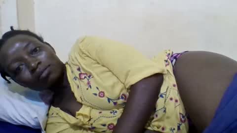 Snapshot of sweet_elena24 chatting on April 26, 5:16 am shillah online show from April 26, 5:16 am