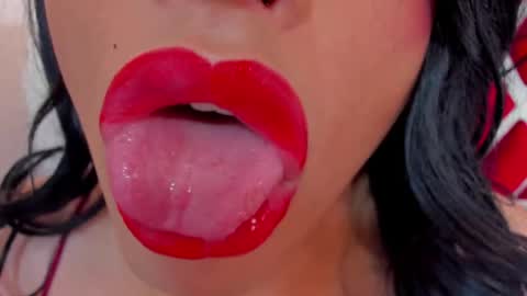 sweet_eliizabeth online show from May 4, 12:45 pm