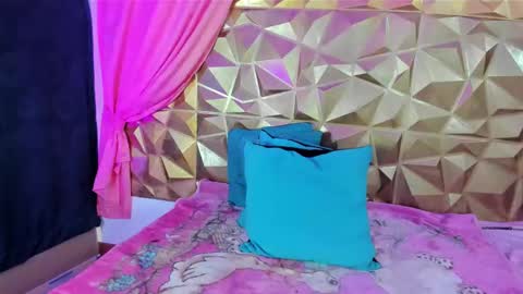  emmili  online show from February 13, 6:16 pm