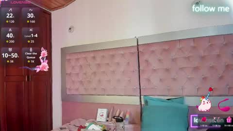 Snapshot of sweet_emmili chatting on May 25, 12:33 pm emmili online show from May 25, 12:33 pm