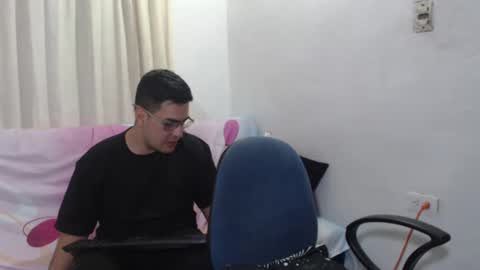 sweet_fantasy_couple online show from January 27, 3:26 am