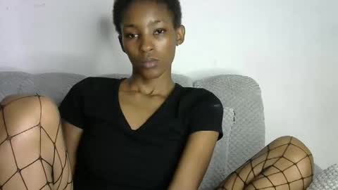 sweet_freaky online show from February 19, 2:29 am