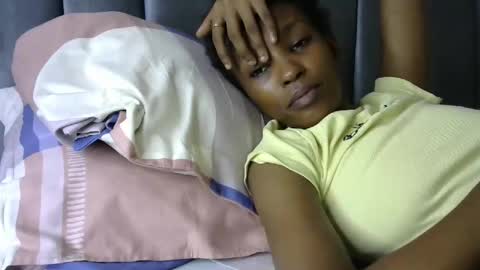 sweet_freaky online show from April 11, 6:40 am