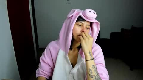 Snapshot of sweet_hann chatting on September 26, 3:43 am Hanna online show from September 26, 3:43 am