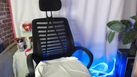 hanna mae online show from March 20, 10:03 pm