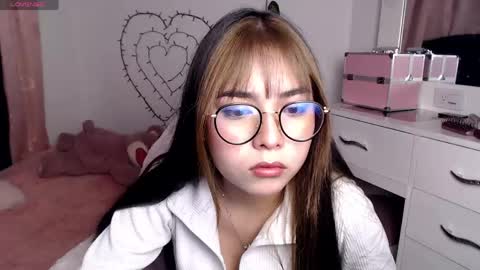 Hannah online show from April 23, 2:24 am