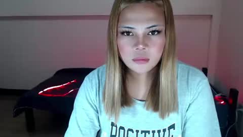 sophia daisy  online show from October 19, 10:54 pm