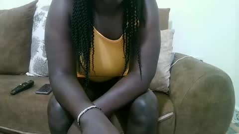 Snapshot of sweet_joly chatting on December 14, 12:23 pm sweet_joly online show from December 14, 12:23 pm