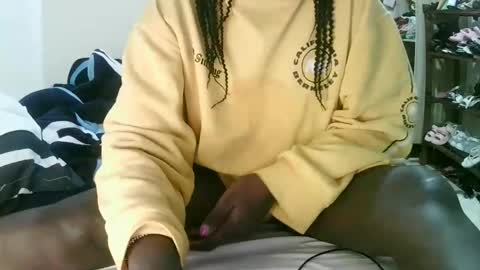 Snapshot of sweet_joly chatting on December 22, 11:31 pm sweet_joly online show from December 22, 11:31 pm