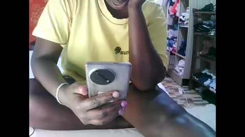 Snapshot of sweet_joly chatting on January 2, 9:22 am sweet_joly online show from January 2, 9:22 am