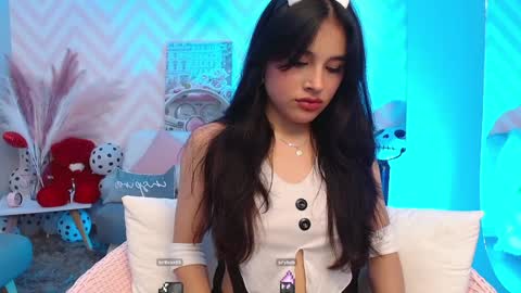 Snapshot of sweet_kaalisa chatting on January 7, 7:06 pm KAALISA online show from January 7, 7:06 pm