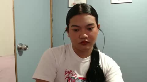 Snapshot of sweet_kimmy_onboard chatting on June 1, 3:47 pm sweet_kimmy_onboard online show from June 1, 3:47 pm