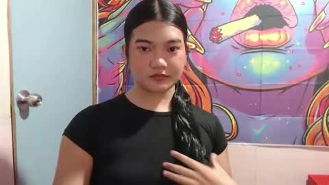 Snapshot of sweet_kimmy_onboard chatting on June 3, 2:08 pm sweet_kimmy_onboard online show from June 3, 2:08 pm