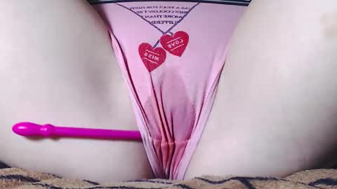 Snapshot of sweet_kitten25 chatting on December 13, 11:45 am Kitten online show from December 13, 11:45 am