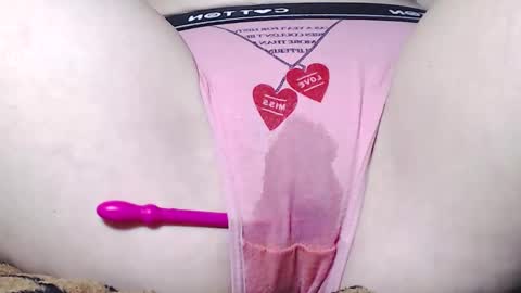 Snapshot of sweet_kitten25 chatting on February 6, 7:02 am Kitten online show from February 6, 7:02 am