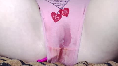 Snapshot of sweet_kitten25 chatting on February 8, 12:06 pm Kitten online show from February 8, 12:06 pm