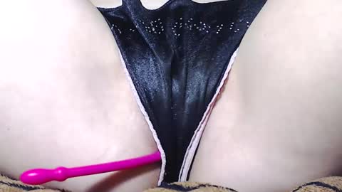 Snapshot of sweet_kitten25 chatting on February 27, 10:15 am Kitten online show from February 27, 10:15 am