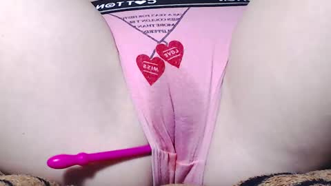 Snapshot of sweet_kitten25 chatting on March 5, 5:50 am Kitten online show from March 5, 5:50 am