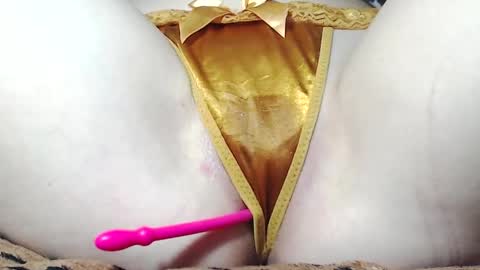 Snapshot of sweet_kitten25 chatting on May 16, 7:27 am Kitten online show from May 16, 7:27 am