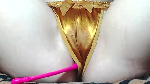 Snapshot of sweet_kitten25 chatting on June 5, 10:32 am Kitten online show from June 5, 10:32 am